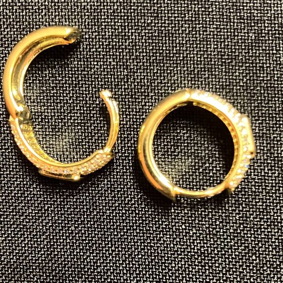 Yellow Gold-Toned Huggie Earrings with an Emerald Cut Center Stone - Picture 4 of 4